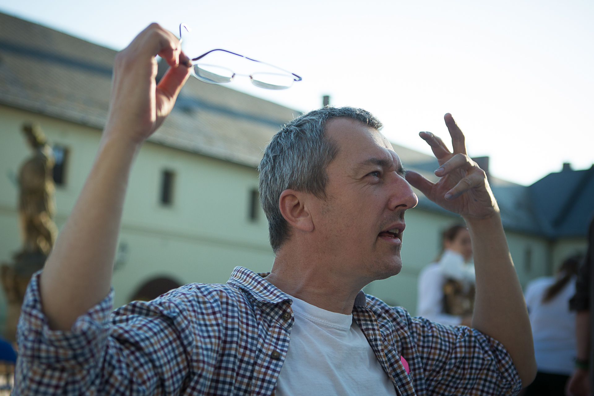 Tom&aacute;&scaron; Hanzl&iacute;k při odpoledn&iacute; zkou&scaron;ce koncertn&iacute; verze Ř&iacute;msk&eacute; Lukr&eacute;cie, Theatrum Kuks 2021, foto Marek Malu&scaron;ek.jpg (1.26 MB)